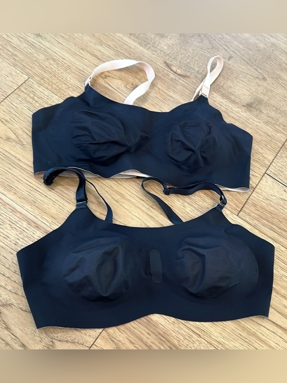 2 Knix Seamless Reversible Bras 36 C
